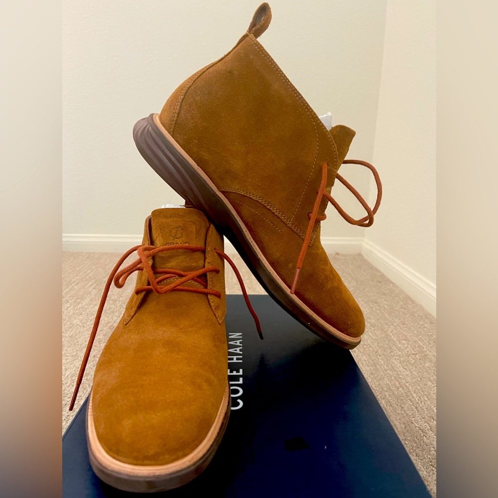 Men's Grand Evolution CHKKA. This classic boot is made with soft suede.